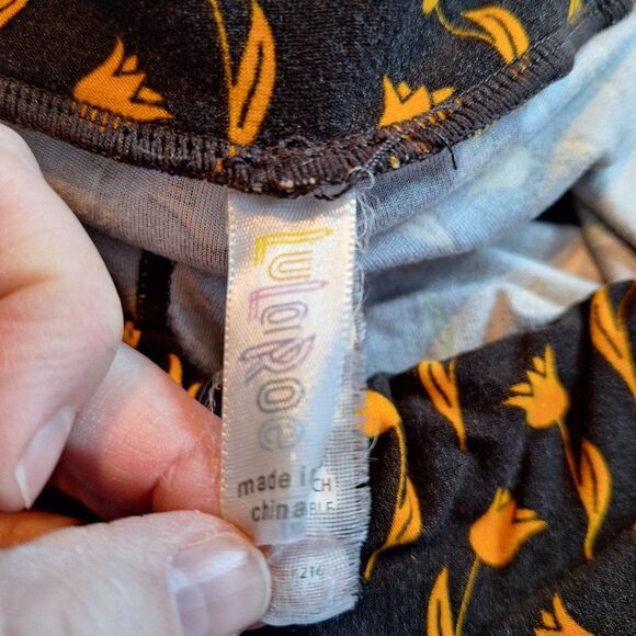 LuLaRoe Leggings Yellow And‎ Blue Flowers Print Soft Stretchy Spring - Picture 3 of 8